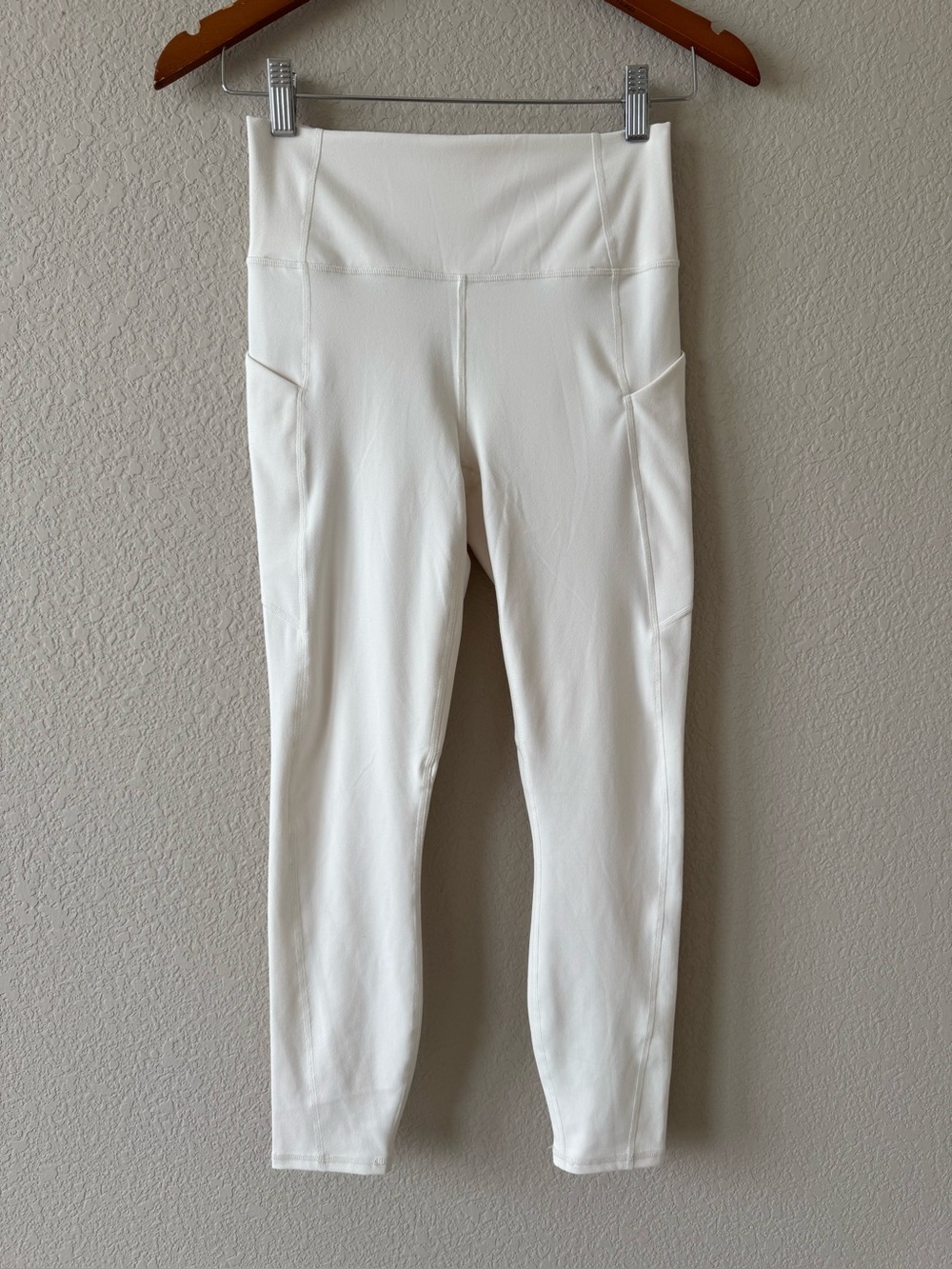 Fabletics Oasis PureLuxe High-Waisted 7/8 Legging Cream - Picture 2 of 9